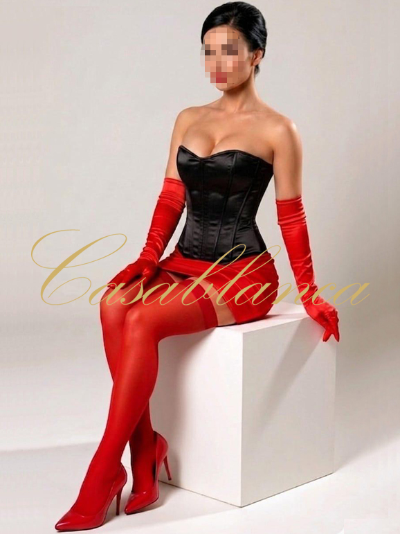 Dame Casablanca Masseurin Kamila, erotische Tantra Massagen in K&ouml;ln, sinnlich